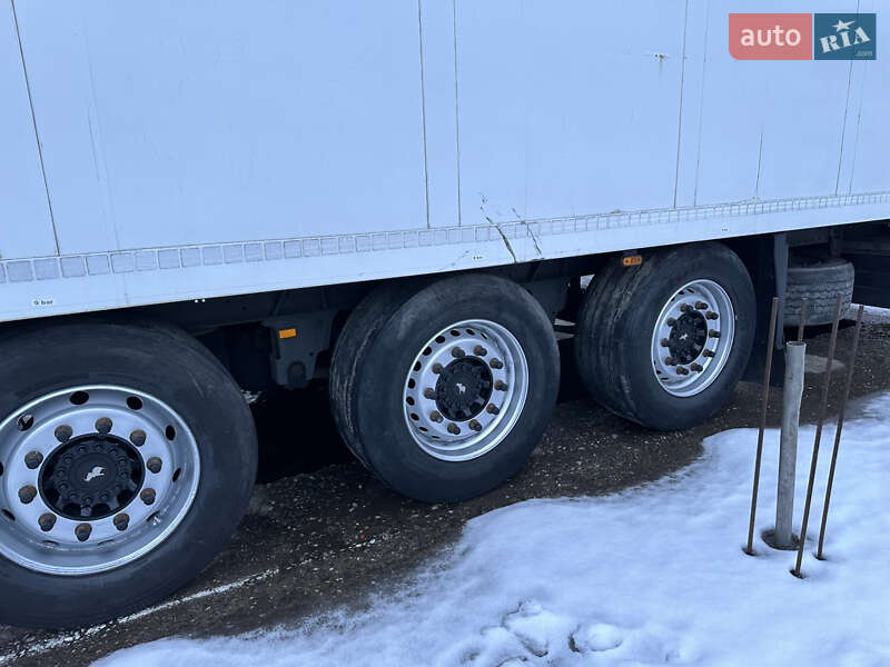 Рефрижератор напівпричіп Schmitz SKO 24 2008 в Хусті