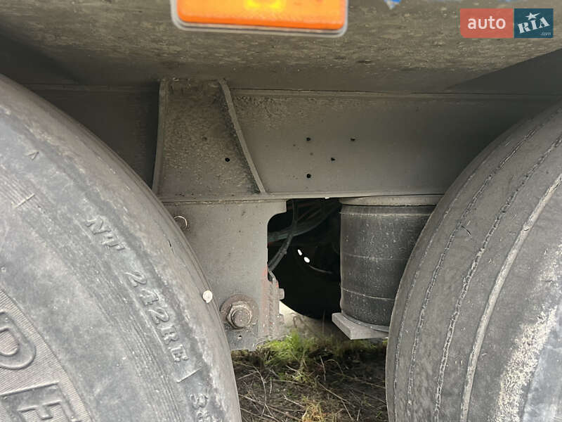 Изотермическая будка Schmitz SKO 24 2006 в Кременчуге