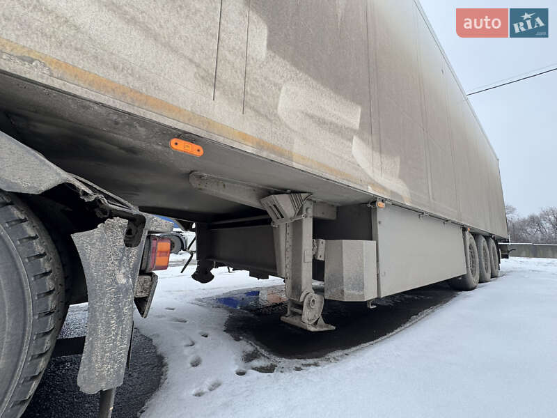 Рефрижератор полуприцеп Schmitz SKO 24 2003 в Виннице