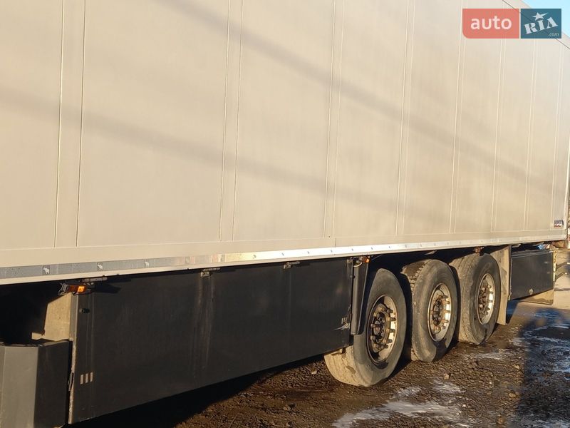 Рефрижератор Schmitz SKO 24 2002 в Шировцах