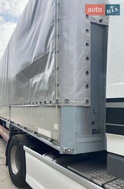 Бортовой полуприцеп Schmitz SPR 24 2002 в 