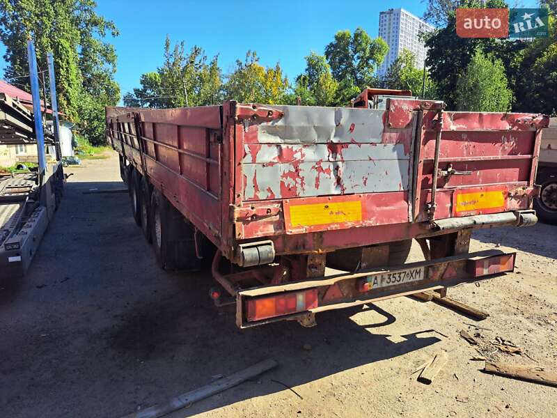 Бортовой полуприцеп Schmitz SPR 24L 1992 в Обухове