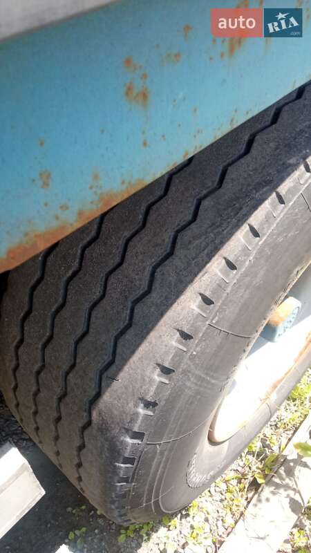 Бортовой полуприцеп Schmitz SPR 24L 1993 в Киеве