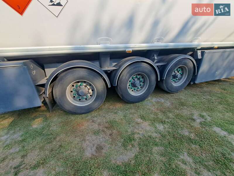 Цистерна полуприцеп Schrader Z-STA 24 2000 в Киеве