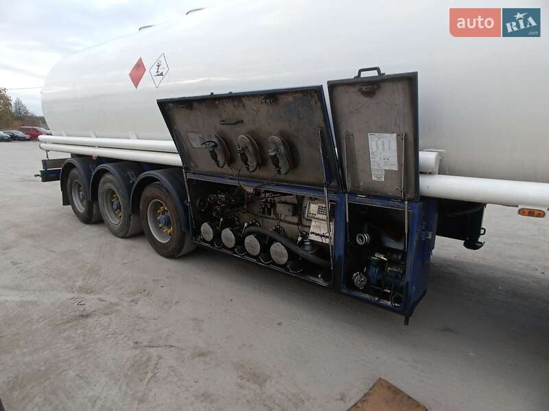 Цистерна напівпричіп Schrader Z-STA 24 2011 в Житомирі