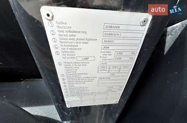 Цистерна напівпричіп Schrader Z-STA 24 2004 в 
