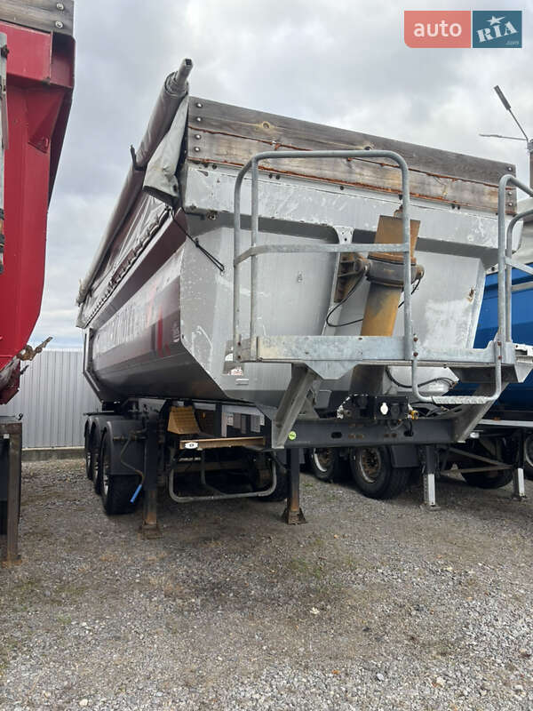 Schwarzmuller HKS 2015