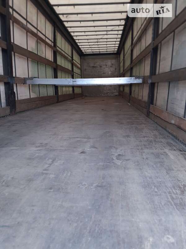 Платформа напівпричіп Schwarzmuller J-Serie 2011 в Мукачевому