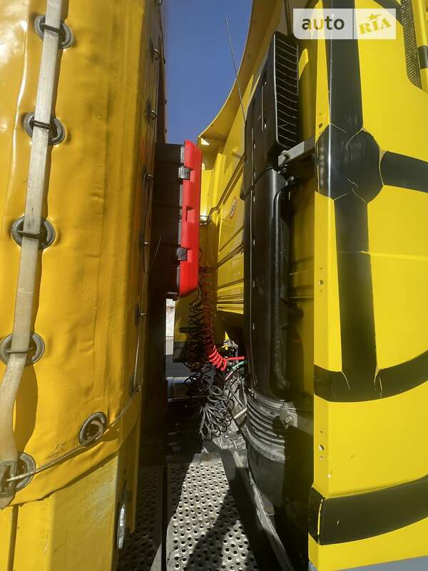 Бортовий напівпричіп Schwarzmuller J-Serie 2009 в Запоріжжі