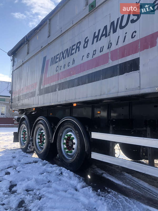 Самоскид напівпричіп Schwarzmuller Kis 2004 в Зборові