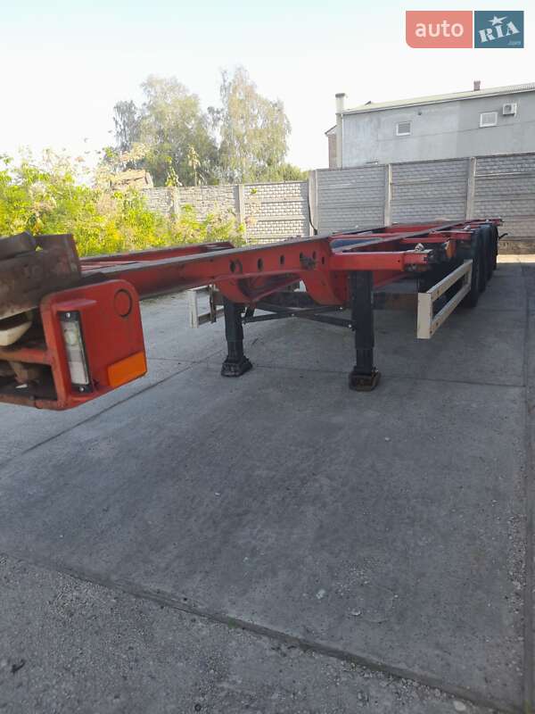 Контейнеровоз Schwarzmuller MB 2006 в 