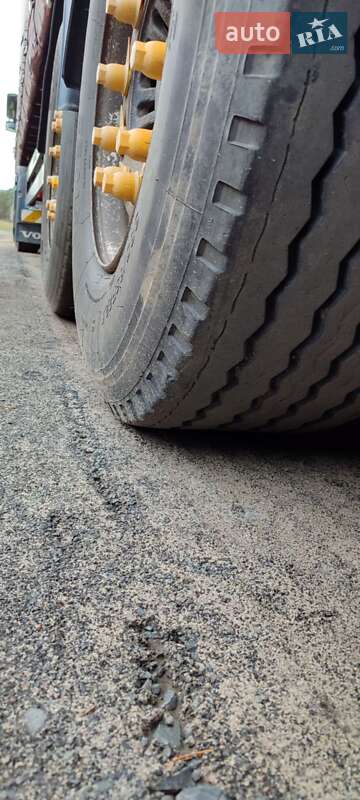 Тентований борт (штора) - напівпричіп Schwarzmuller SAF 2014 в Маневичах