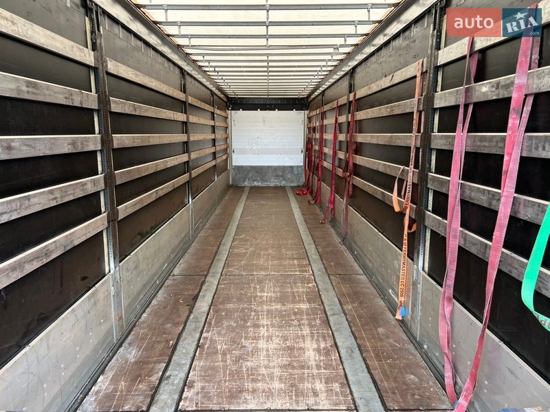 Тентований борт (штора) - напівпричіп Schwarzmuller SAF 2017 в Іршаві