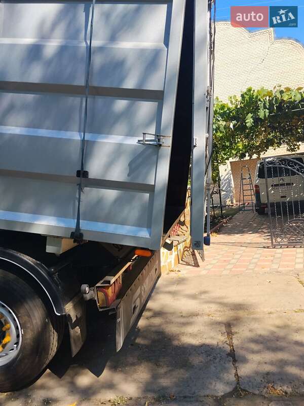 Самосвал полуприцеп Schwarzmuller SN24 2003 в Бершади