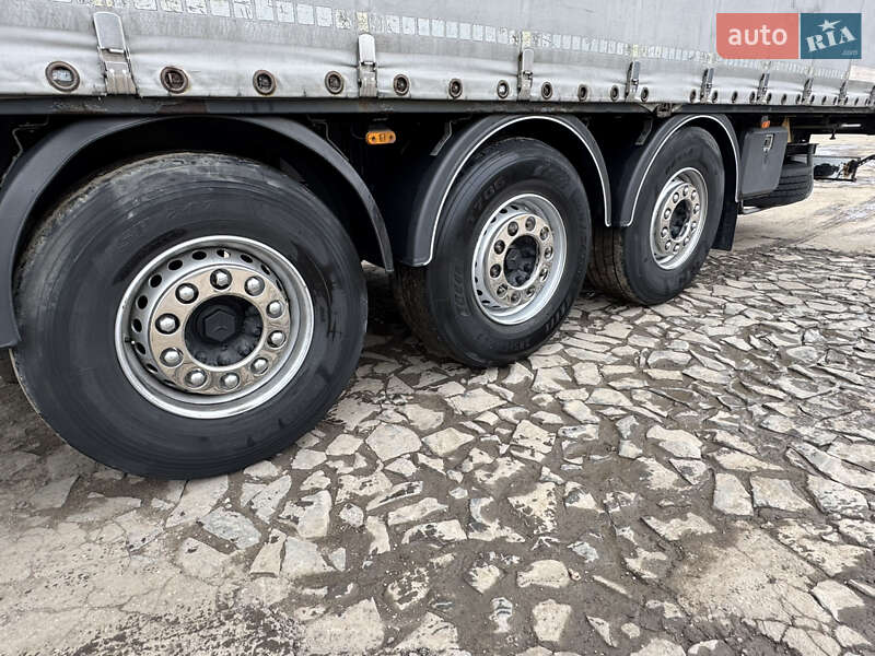 Тентований борт (штора) - напівпричіп Schwarzmuller SN24 2011 в Луцьку