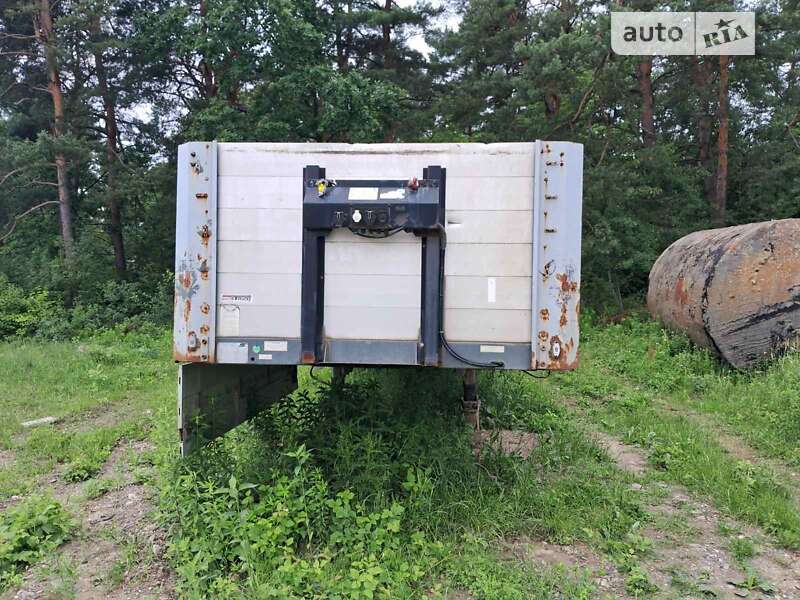 Бортовой полуприцеп Schwarzmuller SPA-3E 2007 в 