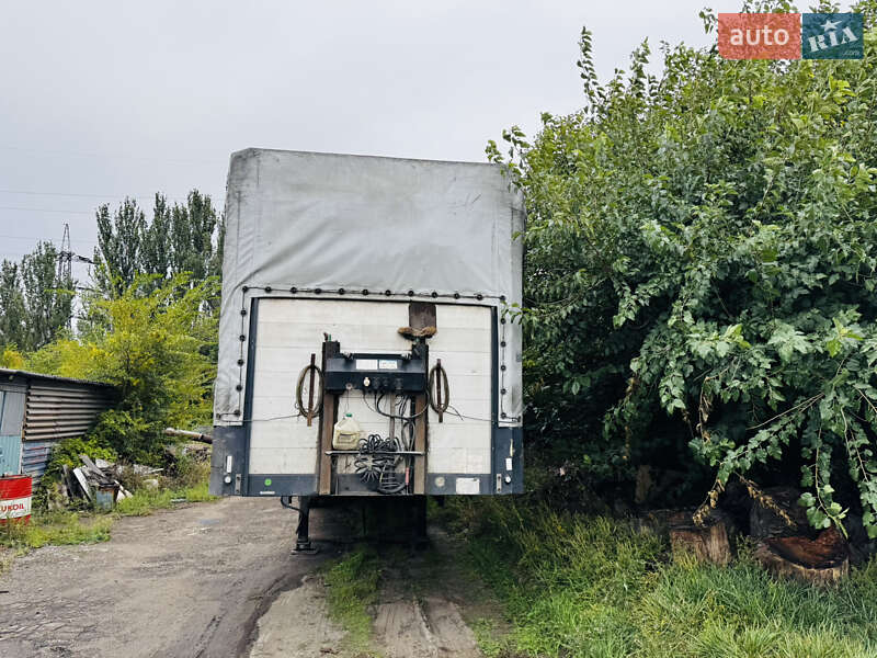 Бортовий напівпричіп Schwarzmuller SPA-3E 2007 в Запоріжжі