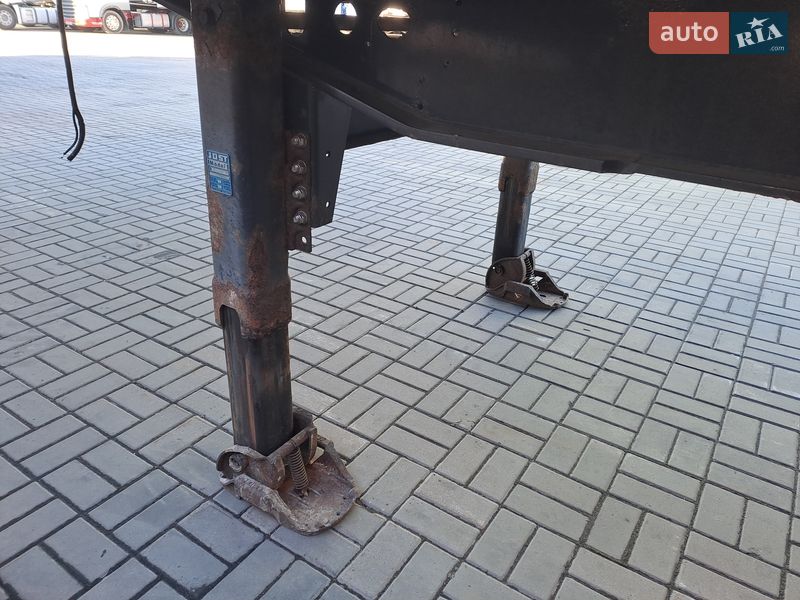 Платформа полуприцеп Schwarzmuller SPA-3E 2004 в Черкассах