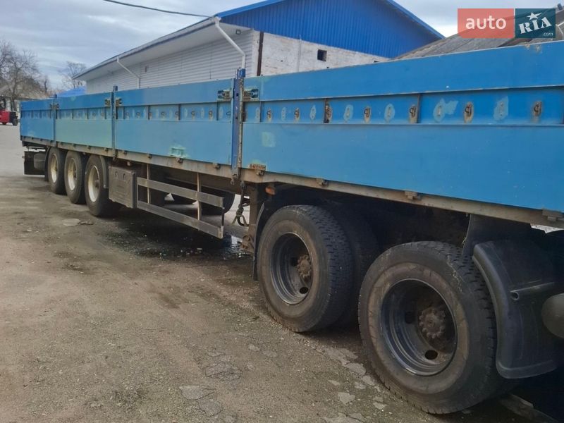 Бортовой полуприцеп Schwarzmuller SPA 2002 в Прилуках