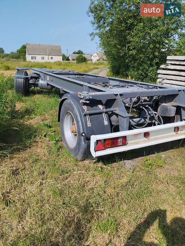 Контейнеровоз Schwarzmuller TPA 1997 в Києві