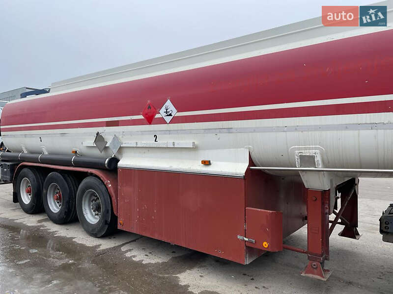 Цистерна напівпричіп Schwarzmuller TSL 1996 в Харкові