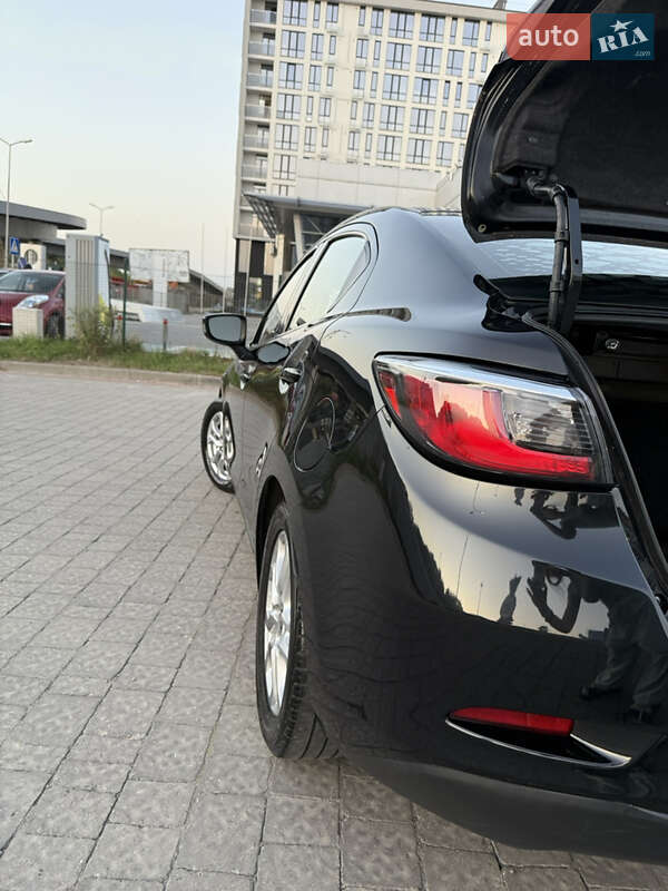 Седан Scion iA 2015 в Ивано-Франковске