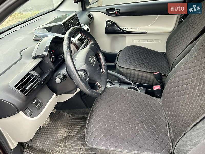 Хэтчбек Scion iQ 2013 в Полтаве