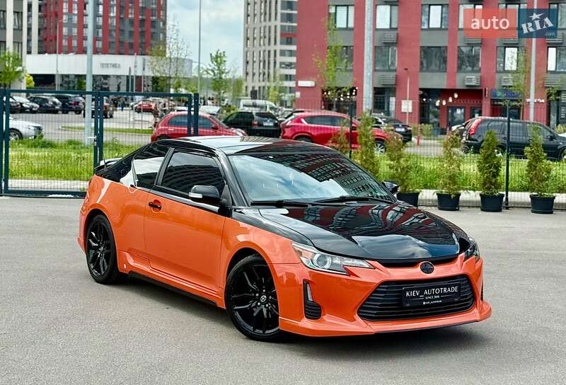 Купе Scion tC 2014 в Киеве