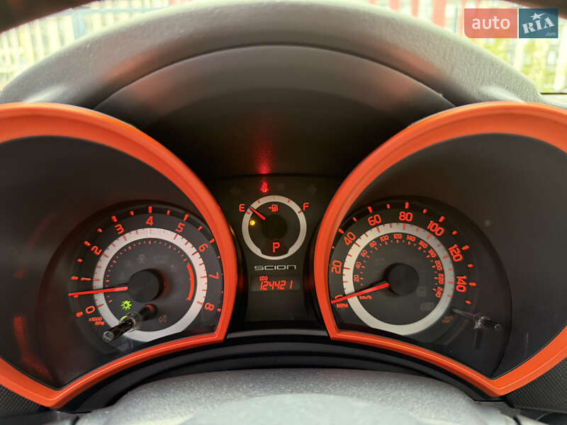 Купе Scion tC 2014 в Киеве