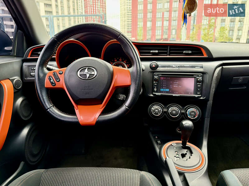 Купе Scion tC 2014 в Киеве