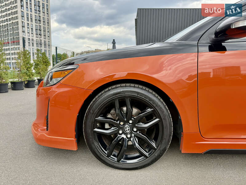 Купе Scion tC 2014 в Киеве