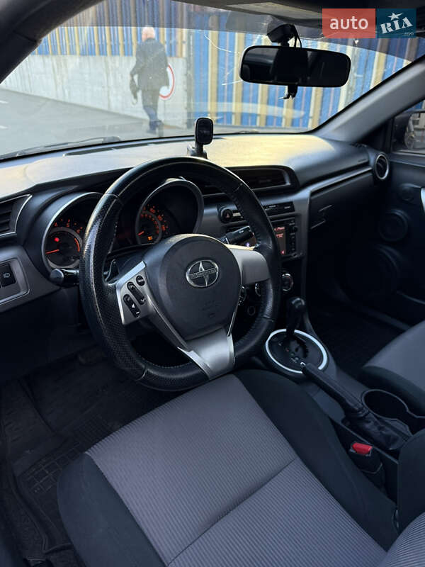Купе Scion tC 2014 в Киеве