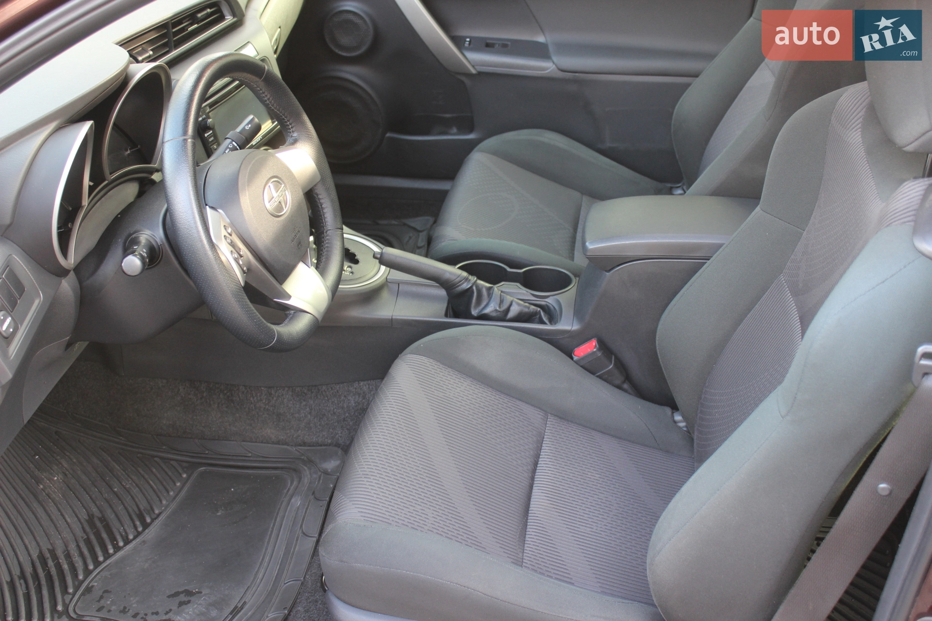 2012 Scion tC - мініатюра 15