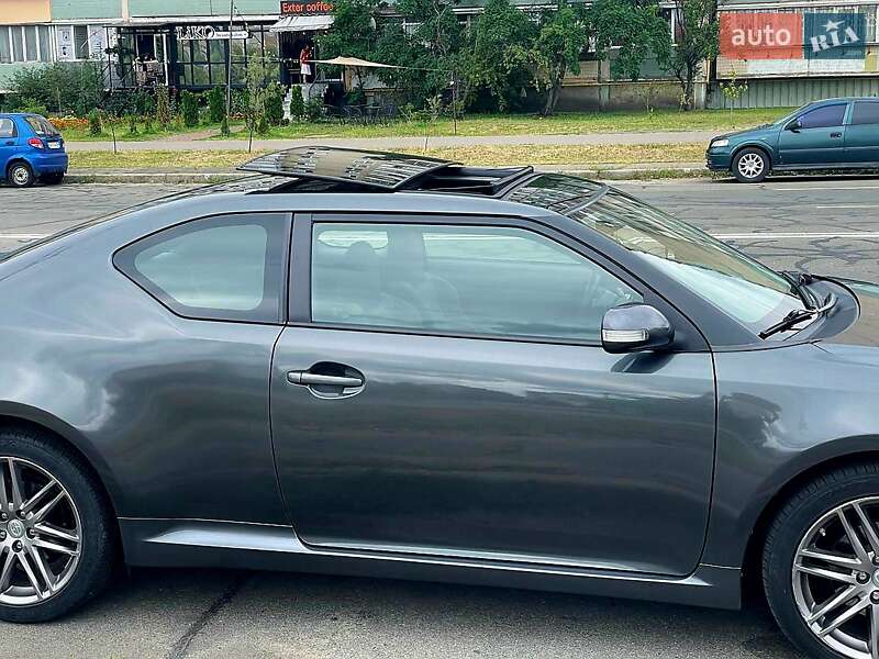 Купе Scion tC 2011 в Киеве