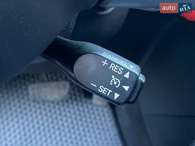 Купе Scion tC 2005 в Киеве