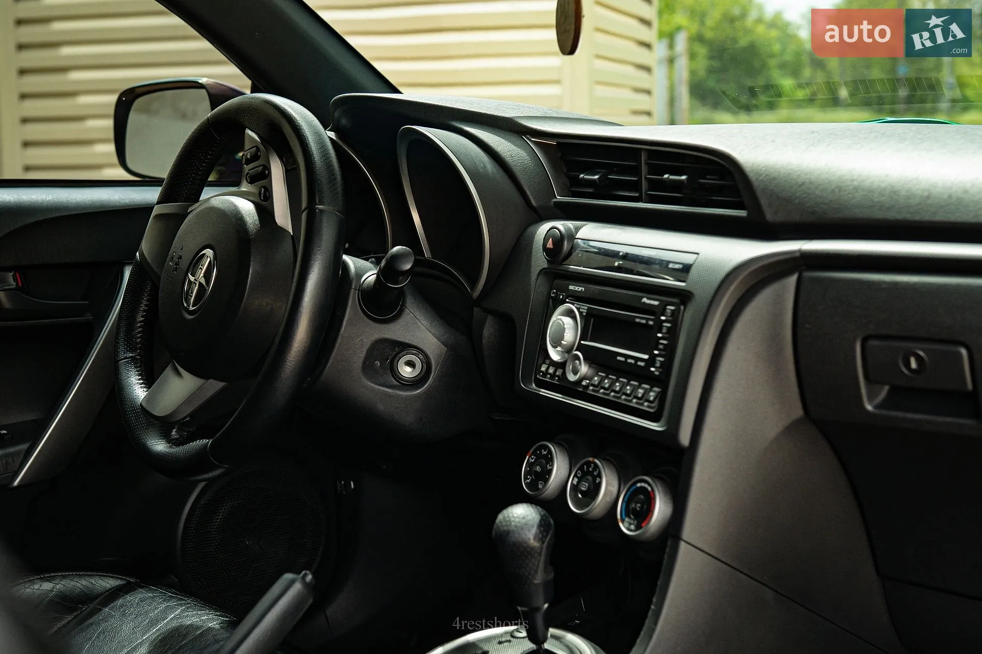2010 Scion tC - мініатюра 26