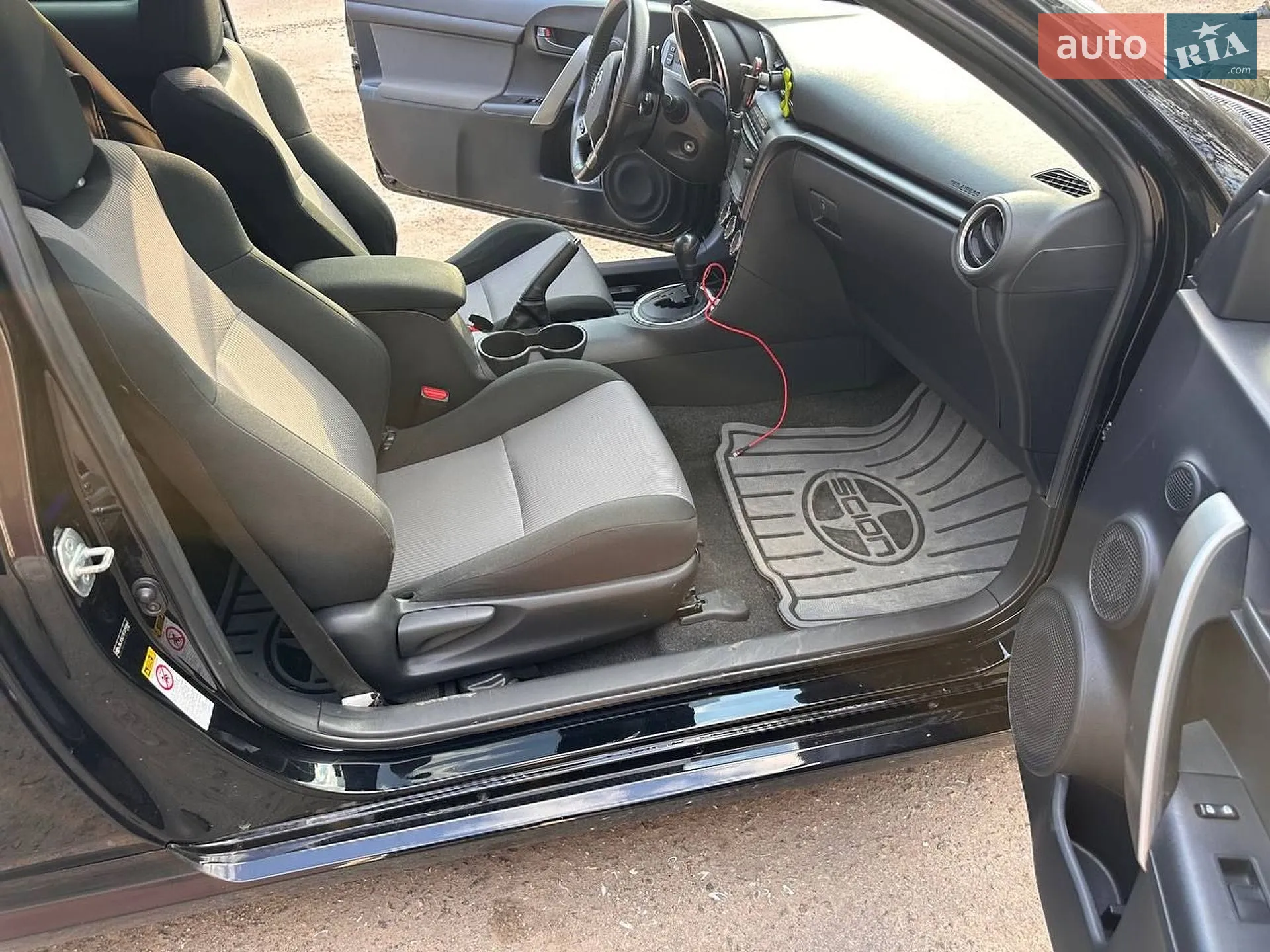 2014 Scion tC - мініатюра 7