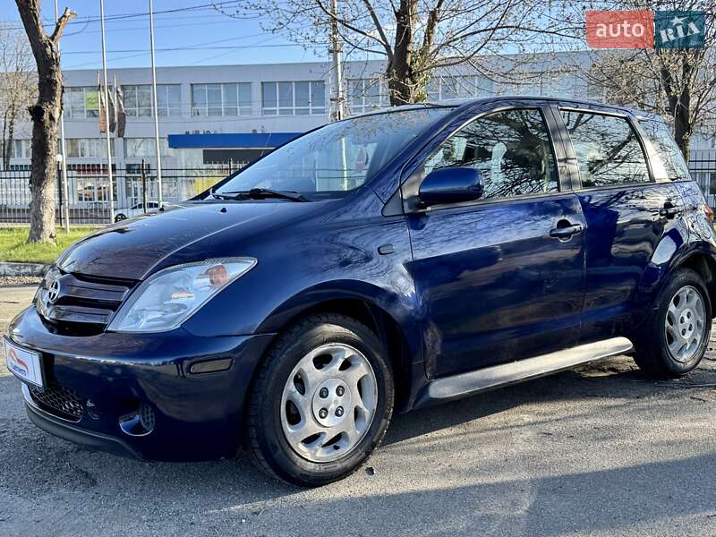 Хэтчбек Scion xA 2004 в Киеве