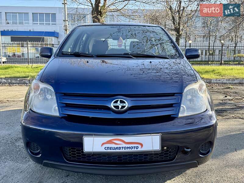 Хэтчбек Scion xA 2004 в Киеве