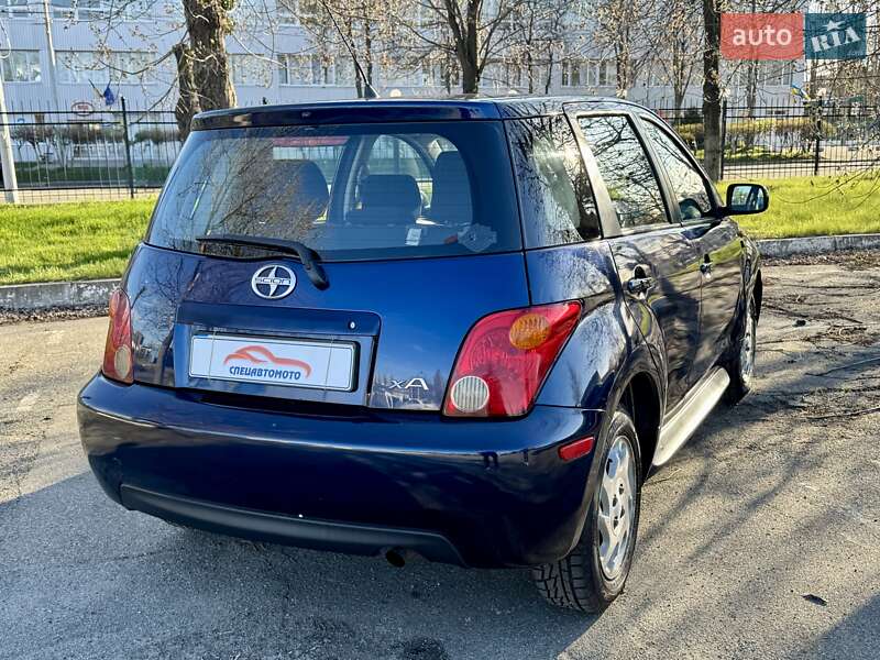 Хэтчбек Scion xA 2004 в Киеве