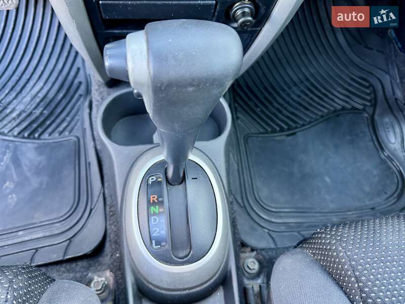 Хэтчбек Scion xA 2004 в Киеве