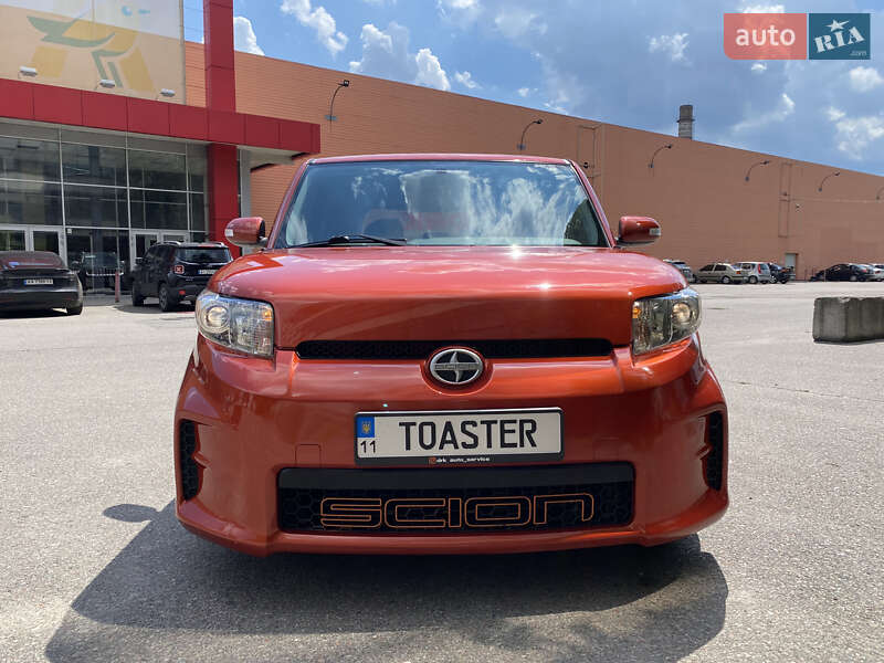 Хэтчбек Scion xB 2011 в Киеве