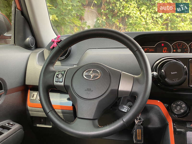 Хэтчбек Scion xB 2011 в Киеве