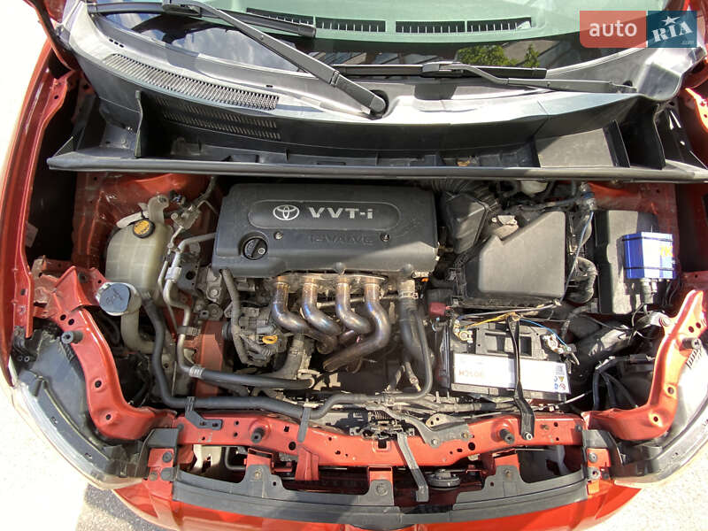 Хэтчбек Scion xB 2011 в Киеве