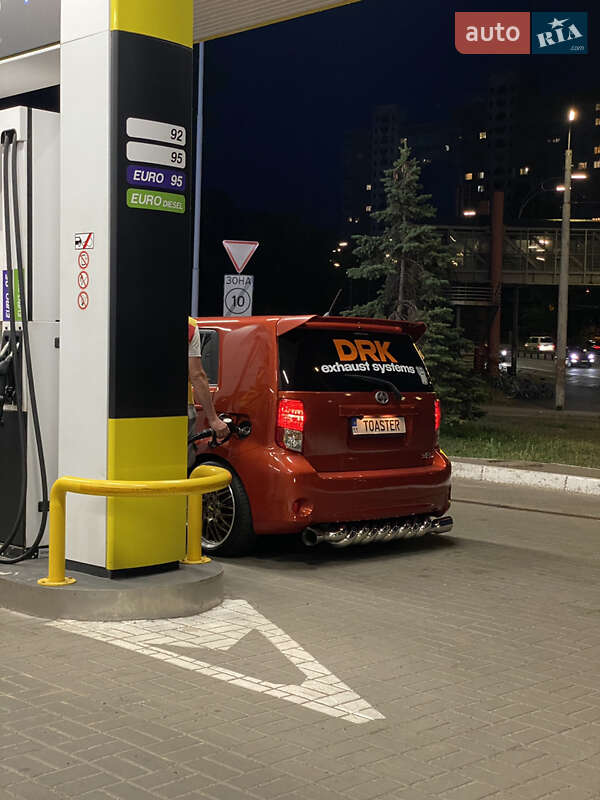 Хэтчбек Scion xB 2011 в Киеве