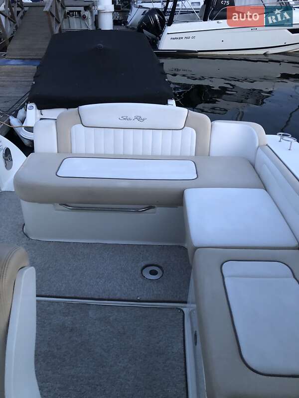 Моторная яхта Sea Ray 310 Sundancer 2012 в Киеве фото 14 Моторная яхта Sea Ray 310 Sundancer 2012 в Киеве