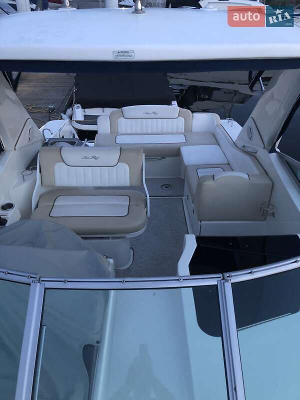 Моторная яхта Sea Ray 310 Sundancer 2012 в Киеве фото 22 Моторная яхта Sea Ray 310 Sundancer 2012 в Киеве