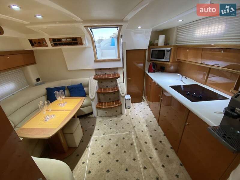Моторная яхта SeaLine S42 2004 в Киеве фото 12 Моторная яхта SeaLine S42 2004 в Киеве