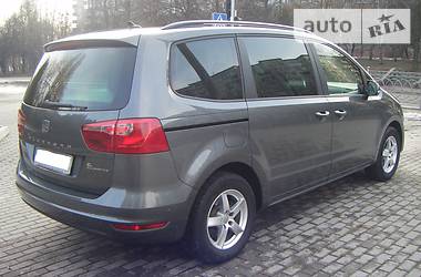 Минивэн SEAT Alhambra 2011 в Ровно