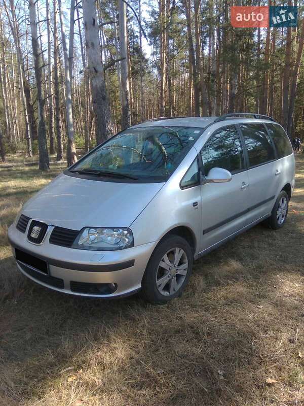 Минивэн SEAT Alhambra 2009 в Коростене